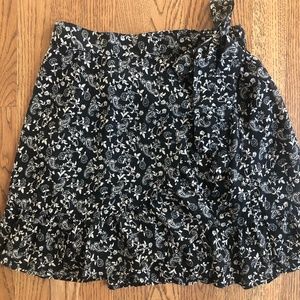 NWT HOLLISTER high rise wrap SKIRT size SMALL